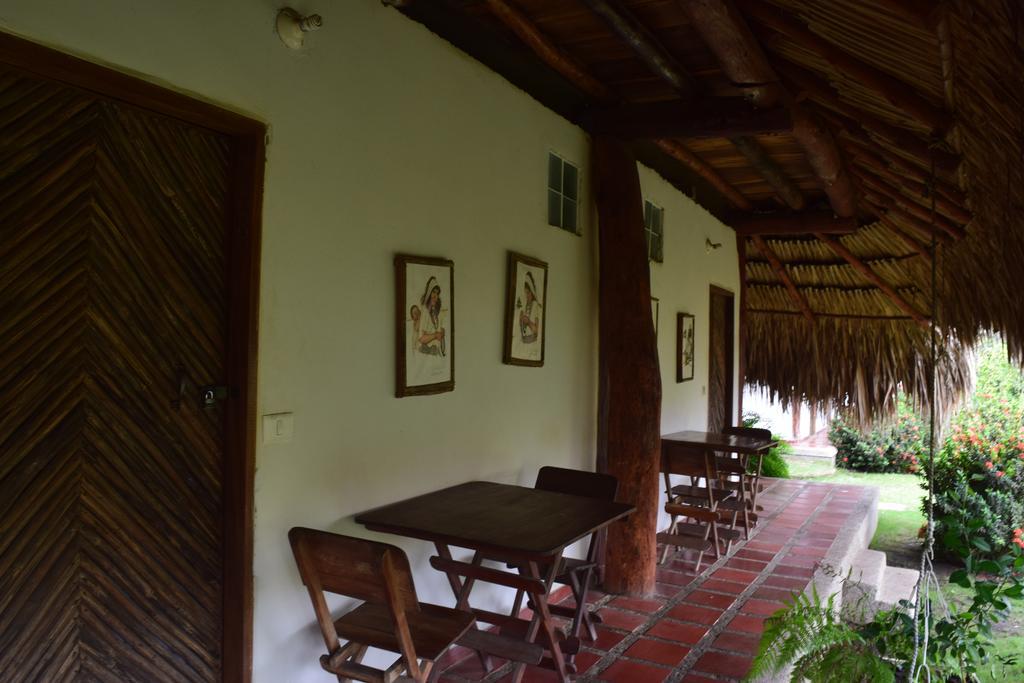 Palomino Breeze Hostal מראה חיצוני תמונה