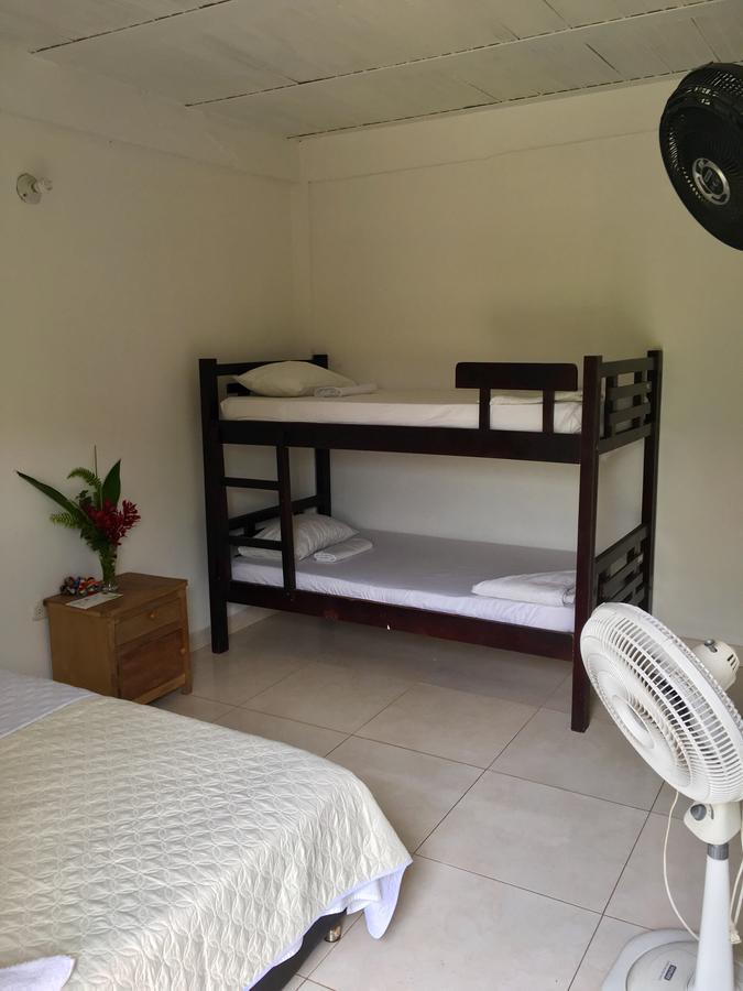 Palomino Breeze Hostal מראה חיצוני תמונה