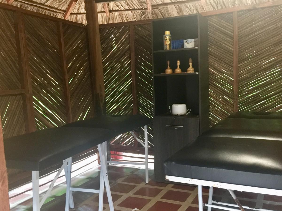 Palomino Breeze Hostal מראה חיצוני תמונה